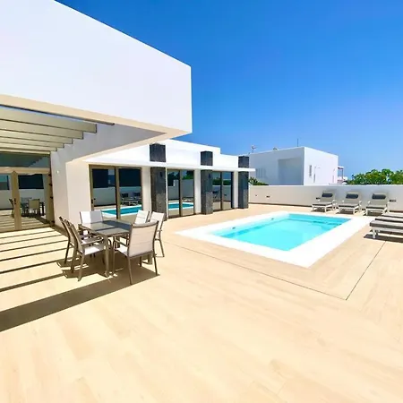 Luxury Celine - 3 Beds - 3 Baths Puerto del Carmen (Lanzarote)
