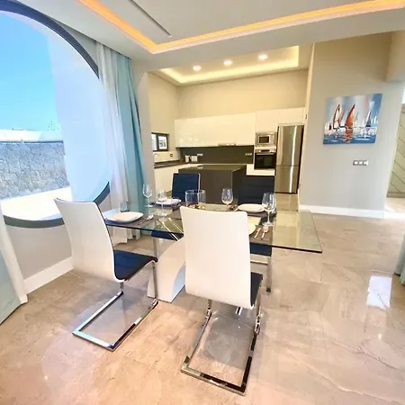 Luxury Celine - 3 Beds - 3 Baths Puerto del Carmen (Lanzarote)